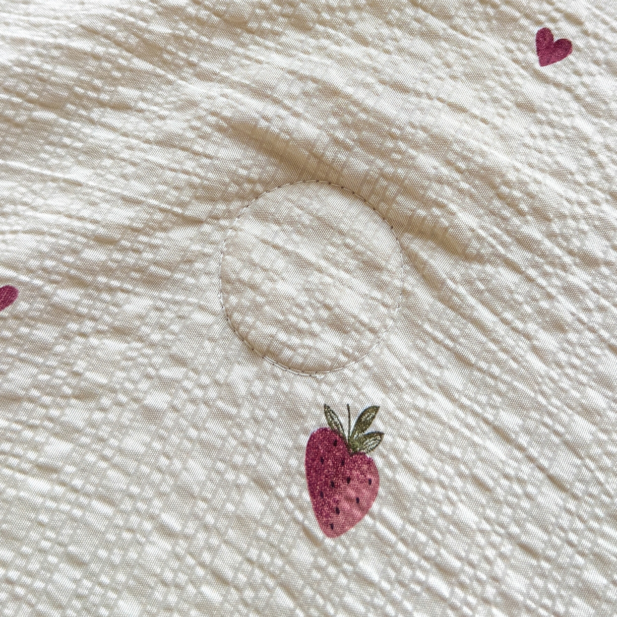 91家纺网 家纺一手货源 找家纺 竹合家纺 2026新品泡芙纱夏被四件套全棉镂空花边泡泡皱皱纱夏凉被 草莓派