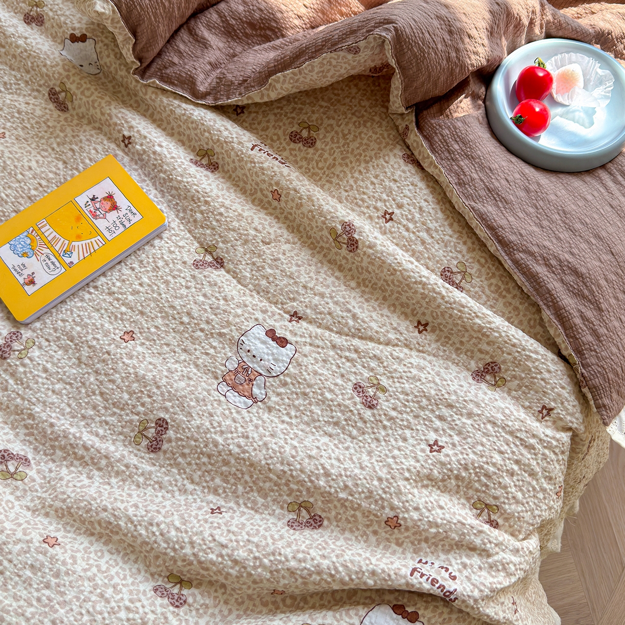 91家纺网 家纺一手货源 找家纺 竹合家纺 2026新品泡芙纱夏被四件套全棉镂空花边泡泡皱皱纱夏凉被 豹纹喵