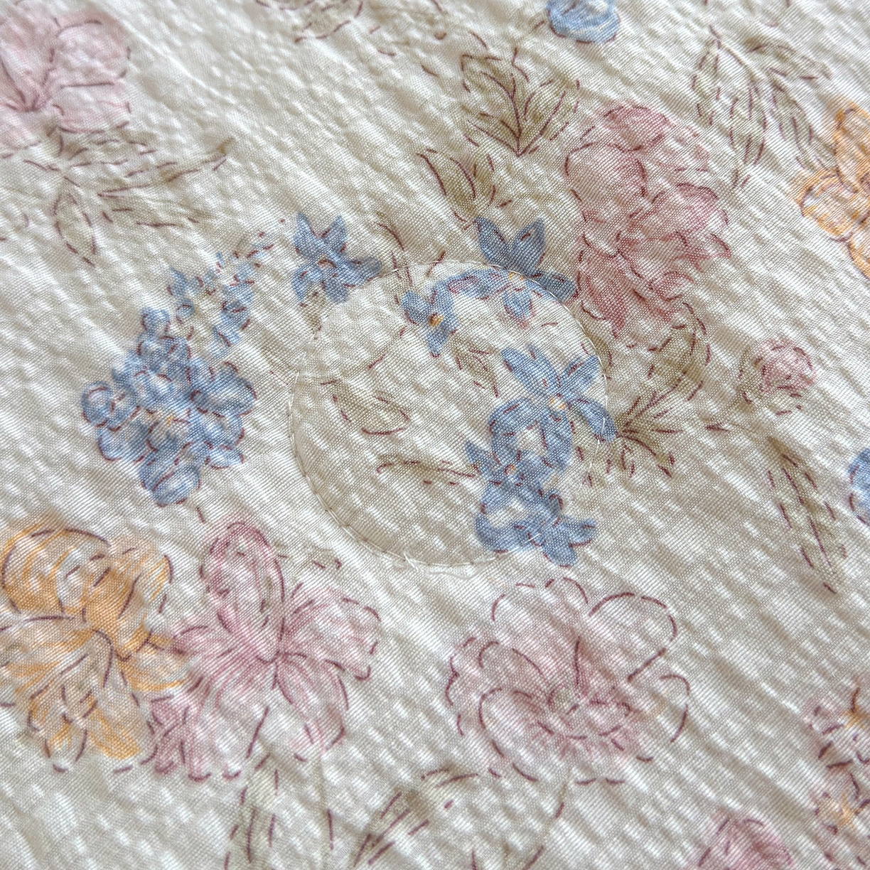 91家纺网 家纺一手货源 找家纺 竹合家纺 2026新品泡芙纱夏被四件套全棉镂空花边泡泡皱皱纱夏凉被 栀子之夏