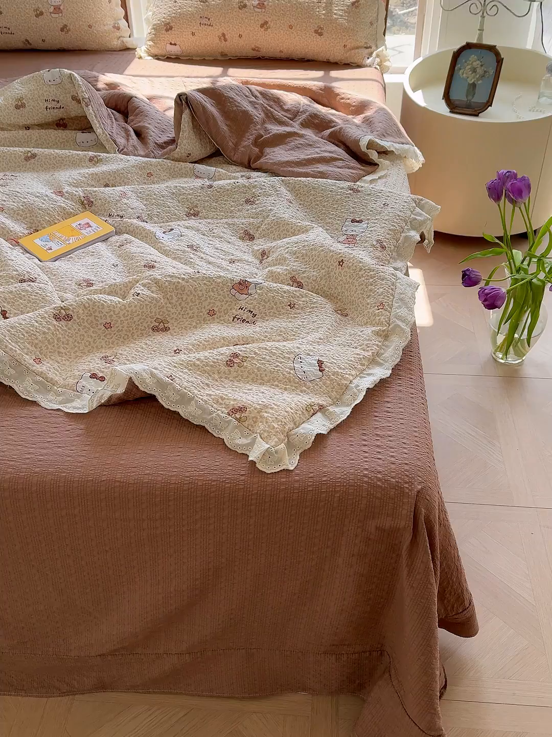 91家纺网 家纺一手货源 找家纺 竹合家纺 2026新品泡芙纱夏被四件套全棉镂空花边泡泡皱皱纱夏凉被 豹纹喵