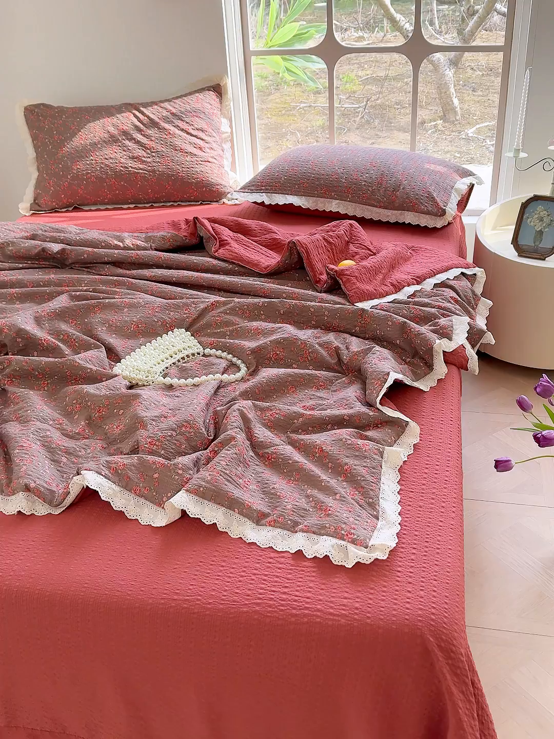 91家纺网 家纺一手货源 找家纺 竹合家纺 2026新品泡芙纱夏被四件套全棉镂空花边泡泡皱皱纱夏凉被 复古繁花