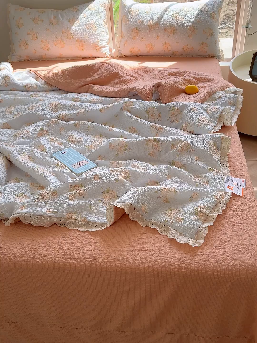 91家纺网 家纺一手货源 找家纺 竹合家纺 2026新品泡芙纱夏被四件套全棉镂空花边泡泡皱皱纱夏凉被 暮春花影