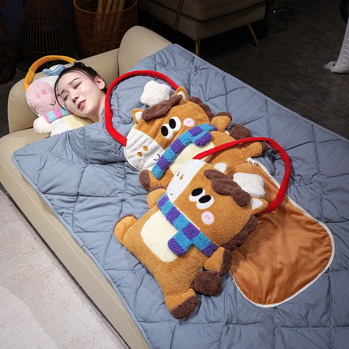 91家纺网 家纺一手货源 找家纺 （总）仟亿莱 2026新款马小厨手提抱枕被