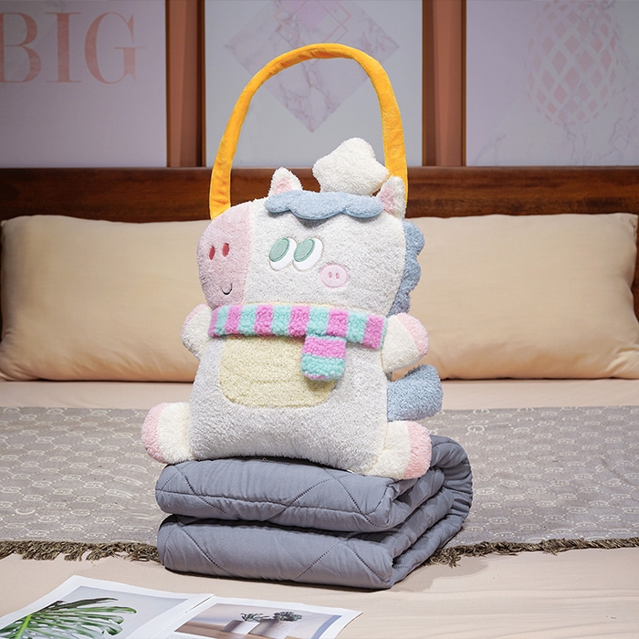 91家纺网 家纺一手货源 找家纺 （总）仟亿莱 2026新款马小厨手提抱枕被