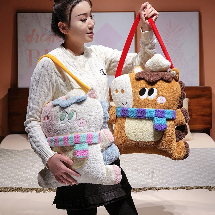 91家纺网 家纺一手货源 找家纺 （总）仟亿莱 2026新款马小厨手提抱枕被