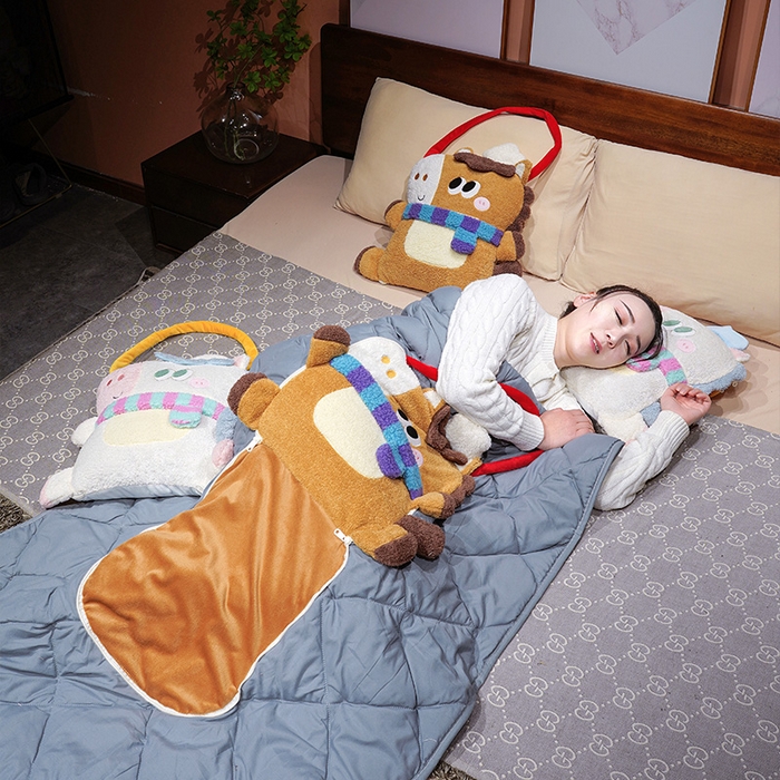 91家纺网 家纺一手货源 找家纺 （总）仟亿莱 2026新款马小厨手提抱枕被