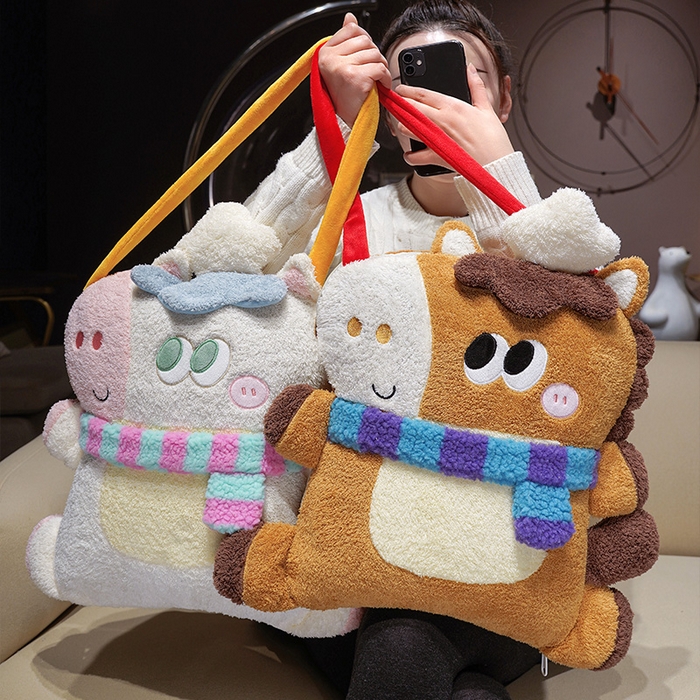 91家纺网 家纺一手货源 找家纺 （总）仟亿莱 2026新款马小厨手提抱枕被