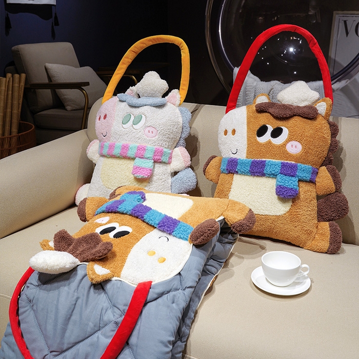 91家纺网 家纺一手货源 找家纺 （总）仟亿莱 2026新款马小厨手提抱枕被