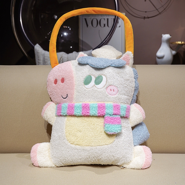 91家纺网 家纺一手货源 找家纺 仟亿莱 2026新款马小厨手提抱枕被 手提奶盖小马