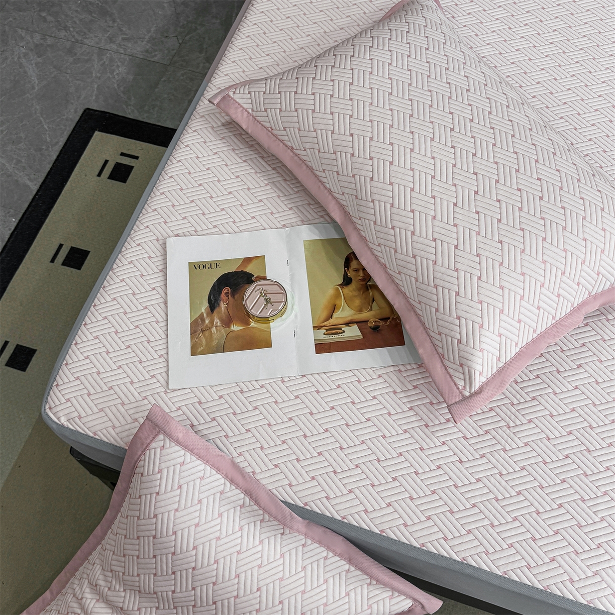 91家纺网 家纺一手货源 找家纺 （总）源舍家纺 2026新款爆款饼干花韩国豆豆A类凉席可机洗床笠款