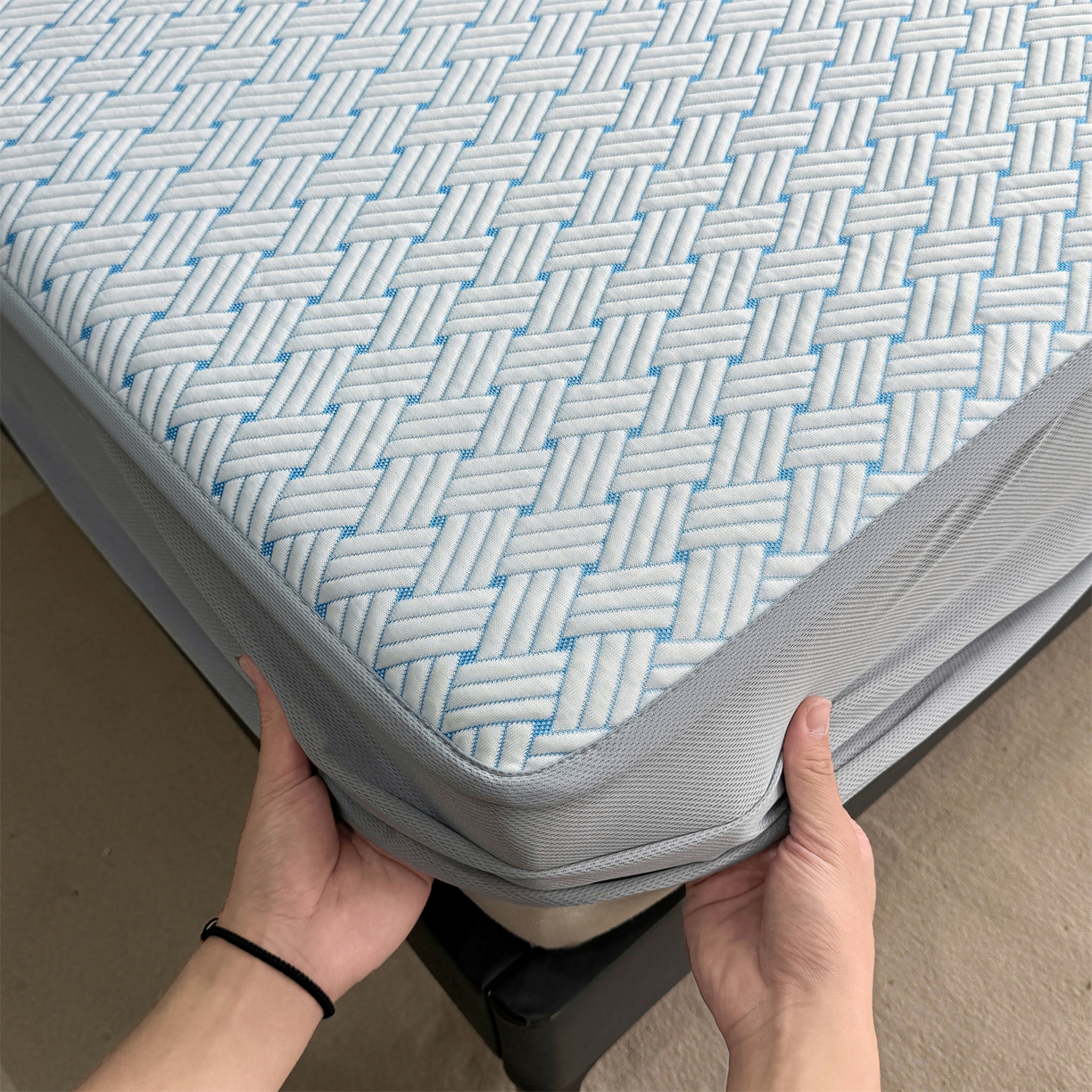 91家纺网 家纺一手货源 找家纺 （总）源舍家纺 2026新款爆款饼干花韩国豆豆A类凉席可机洗床笠款