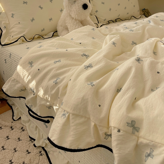 91家纺网 家纺一手货源 找家纺 繁花家居 2026新款木棉泡芙感超糯叽叽花边床盖夏被四件套 蝴蝶梦境