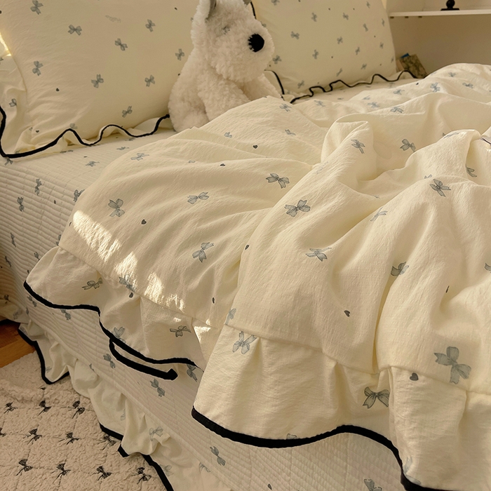 91家纺网 家纺一手货源 找家纺 繁花家居 2026新款木棉泡芙感超糯叽叽花边床盖夏被四件套 蝴蝶梦境