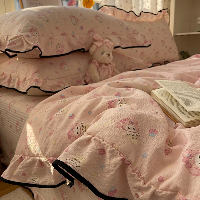 91家纺网 家纺一手货源 找家纺 繁花家居 2026新款木棉泡芙感超糯叽叽花边床盖夏被四件套 桃粉甜心