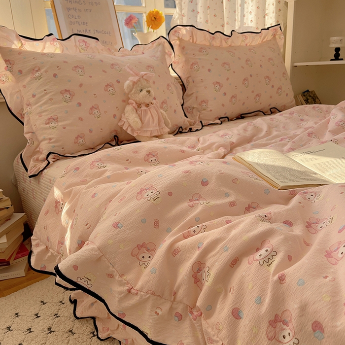91家纺网 家纺一手货源 找家纺 繁花家居 2026新款木棉泡芙感超糯叽叽花边床盖夏被四件套 桃粉甜心