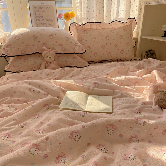 91家纺网 家纺一手货源 找家纺 繁花家居 2026新款木棉泡芙感超糯叽叽花边床盖夏被四件套 桃粉甜心