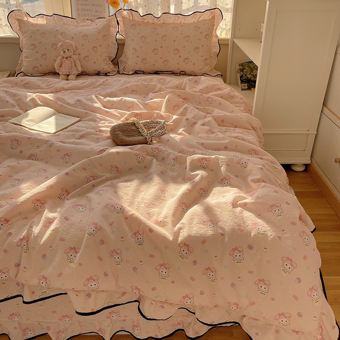 91家纺网 家纺一手货源 找家纺 繁花家居 2026新款木棉泡芙感超糯叽叽花边床盖夏被四件套 桃粉甜心