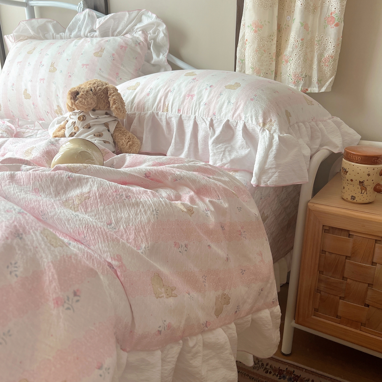 91家纺网 家纺一手货源 找家纺 繁花家居 2026新款木棉泡芙感超糯叽叽花边床盖夏被四件套 兔趣花结