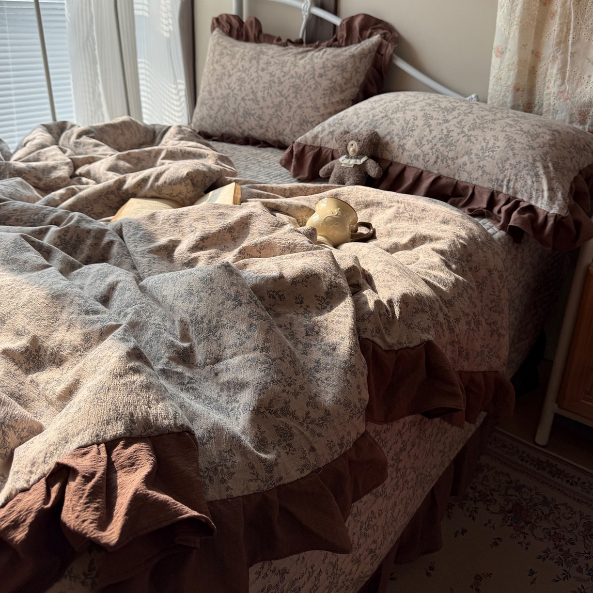 91家纺网 家纺一手货源 找家纺 繁花家居 2026新款木棉泡芙感超糯叽叽花边床盖夏被四件套 咖赫本