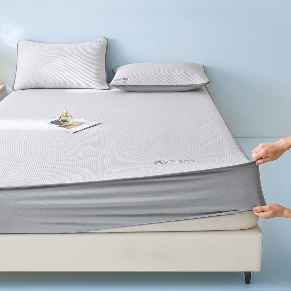 91家纺网 家纺一手货源 找家纺 欧邦 2026新款PE中分子刺绣款冰豆豆床笠夏被套件-序叶系列 序叶-灰