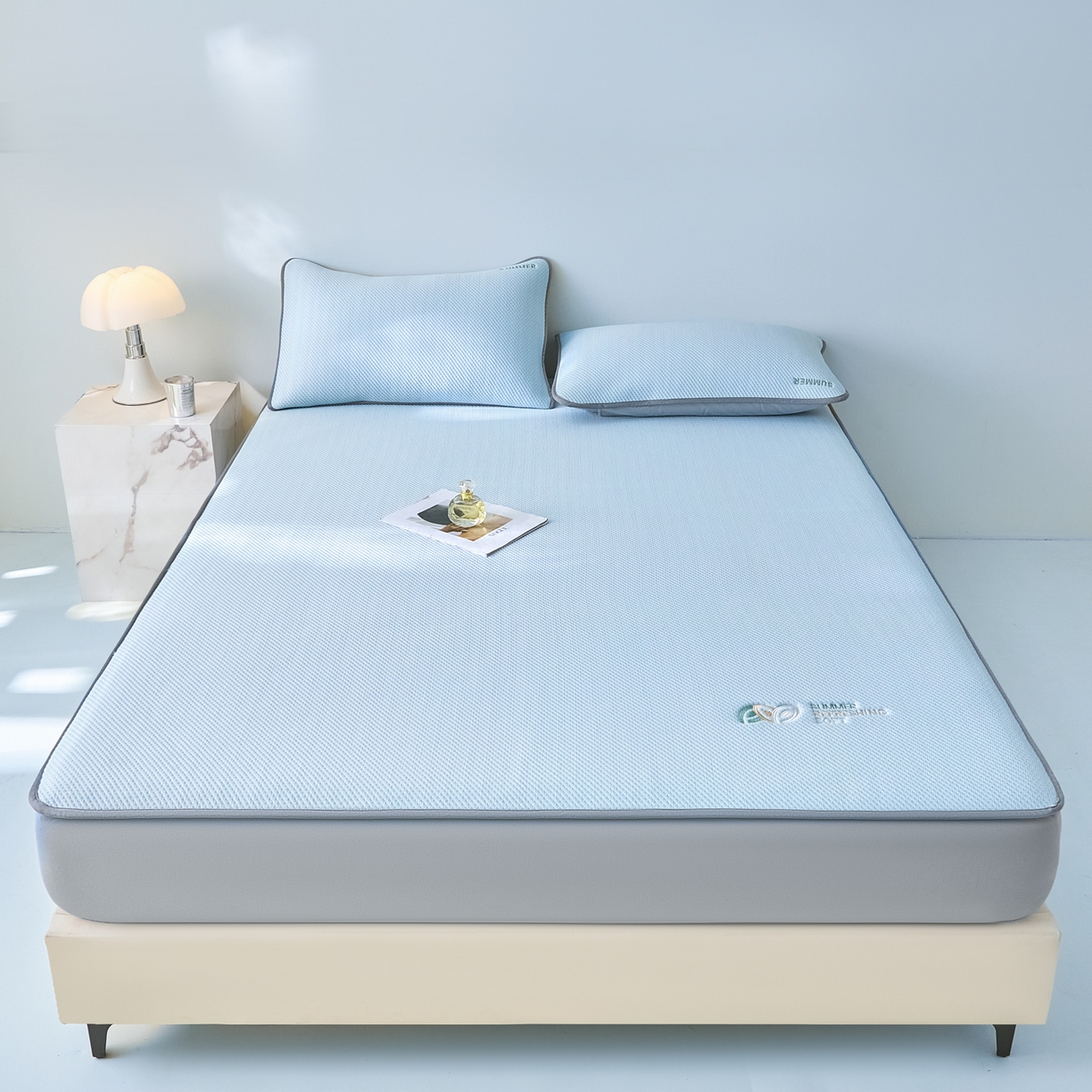 91家纺网 家纺一手货源 找家纺 欧邦 2026新款PE中分子刺绣款冰豆豆床笠夏被套件-序叶系列 序叶-蓝