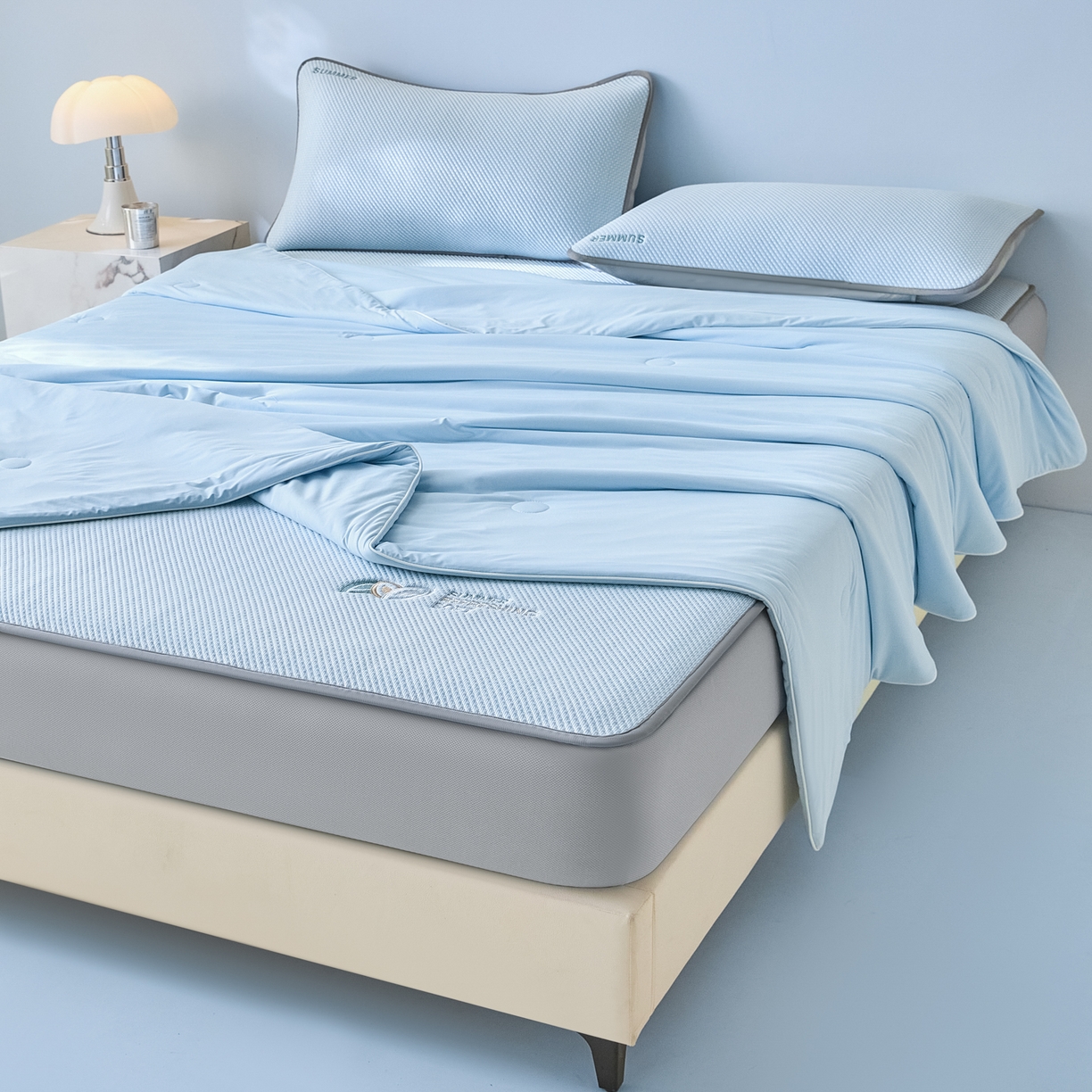 91家纺网 家纺一手货源 找家纺 欧邦 2026新款PE中分子刺绣款冰豆豆床笠夏被套件-序叶系列 序叶-蓝