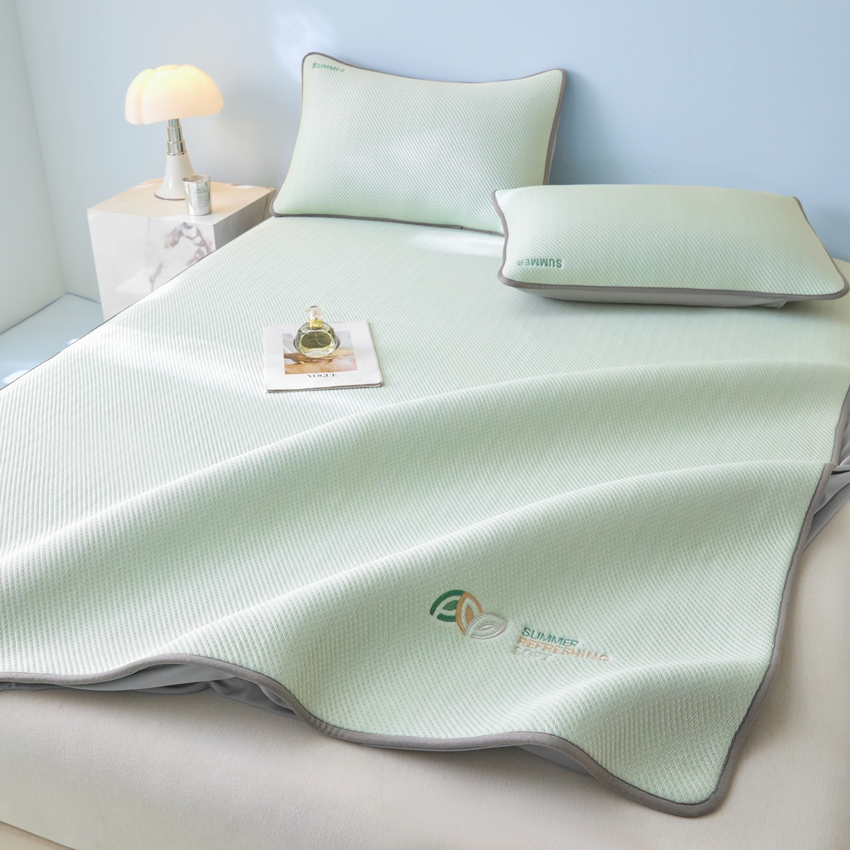 91家纺网 家纺一手货源 找家纺 欧邦 2026新款PE中分子刺绣款冰豆豆床笠夏被套件-序叶系列 序叶-绿