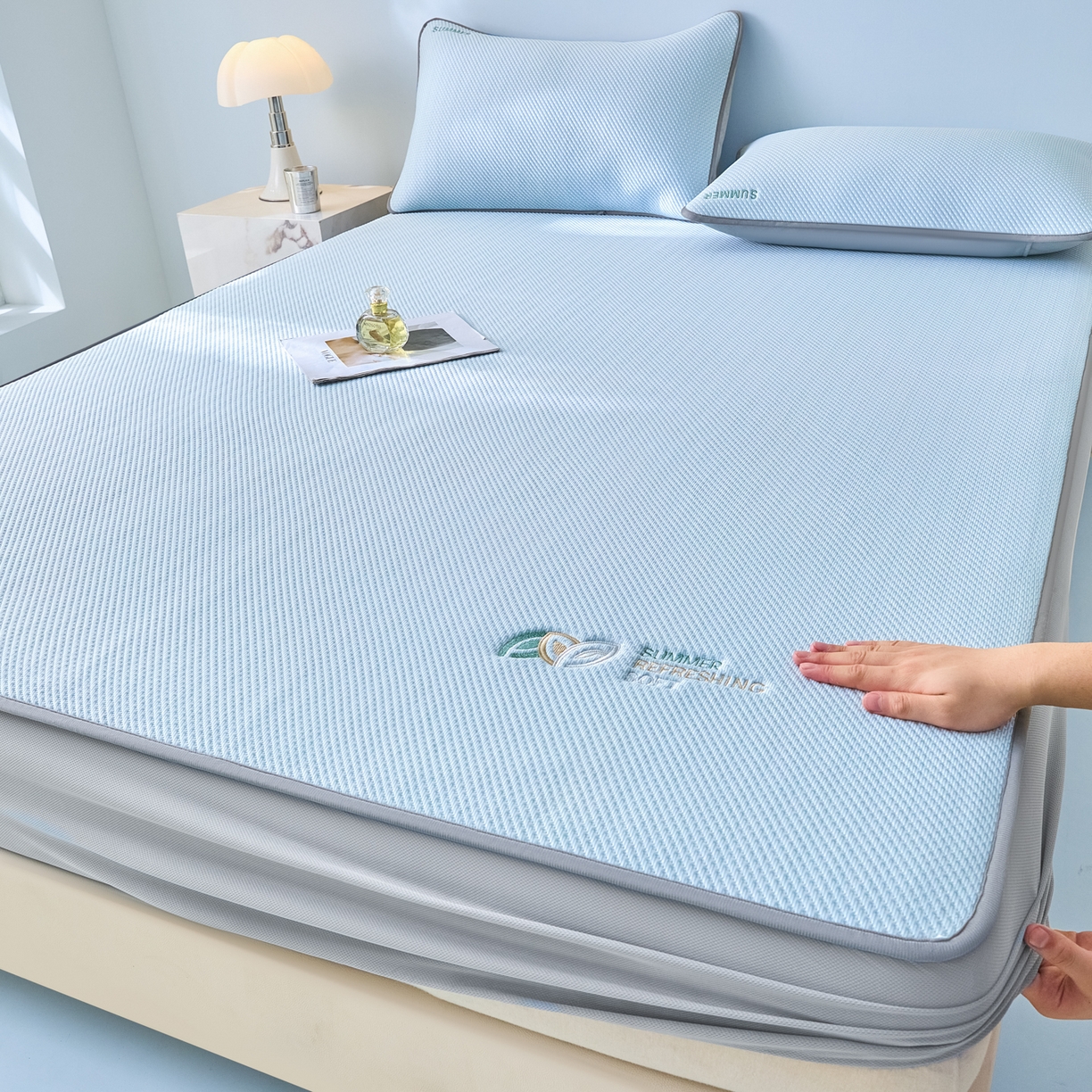 91家纺网 家纺一手货源 找家纺 （总）欧邦 2026新款PE中分子刺绣款冰豆豆床笠夏被套件-序叶系列