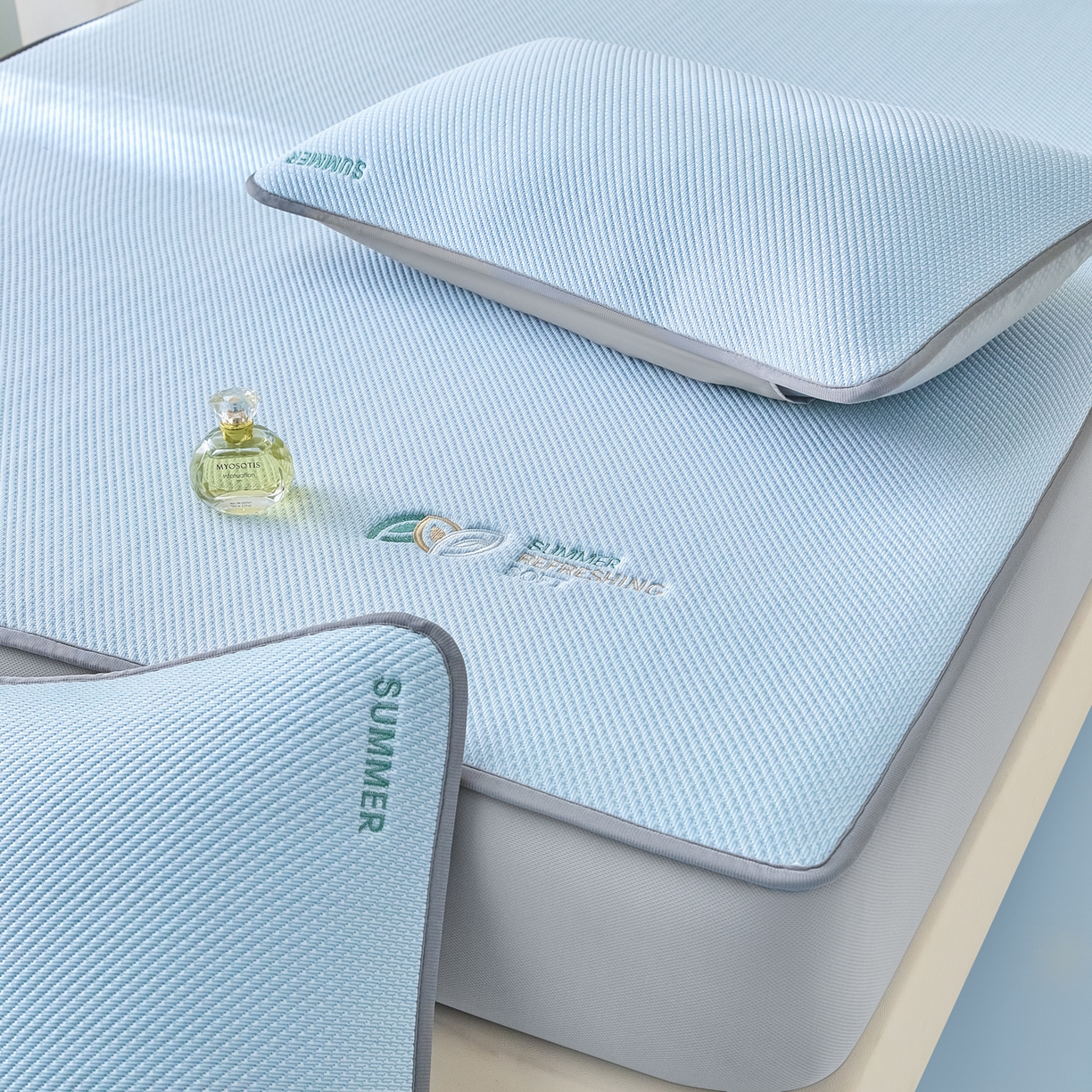 91家纺网 家纺一手货源 找家纺 欧邦 2026新款PE中分子刺绣款冰豆豆床笠夏被套件-序叶系列 序叶-蓝