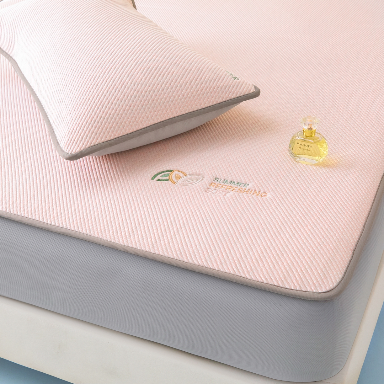 91家纺网 家纺一手货源 找家纺 欧邦 2026新款PE中分子刺绣款冰豆豆床笠夏被套件-序叶系列 序叶-粉