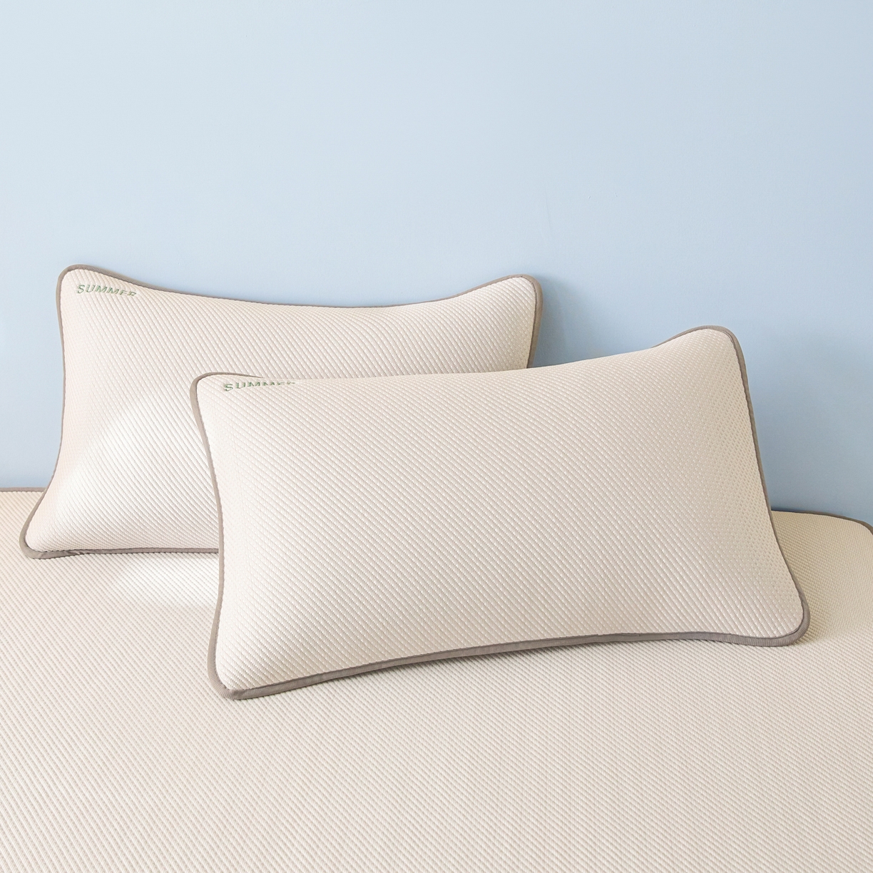 91家纺网 家纺一手货源 找家纺 欧邦 2026新款PE中分子刺绣款冰豆豆床笠夏被套件-序叶系列 序叶-咖