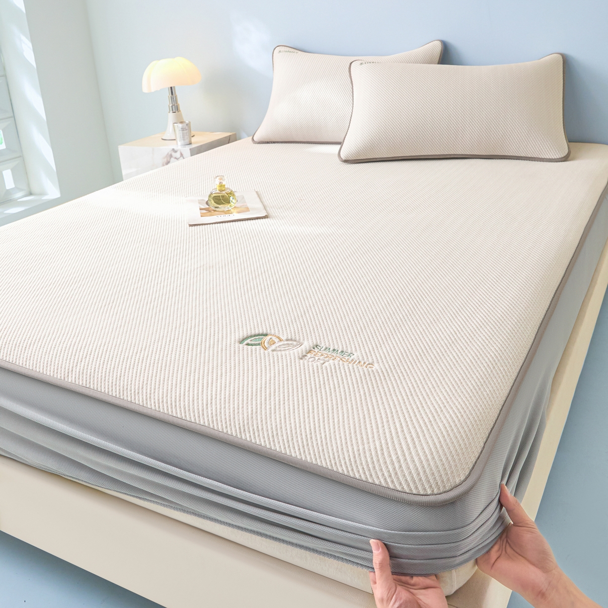 91家纺网 家纺一手货源 找家纺 欧邦 2026新款PE中分子刺绣款冰豆豆床笠夏被套件-序叶系列 序叶-咖