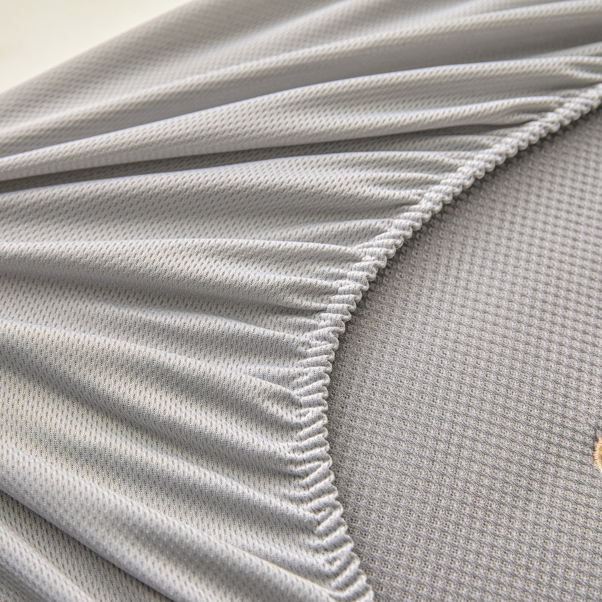 91家纺网 家纺一手货源 找家纺 欧邦 2026新款PE中分子刺绣款冰豆豆床笠夏被套件-序叶系列 序叶-咖