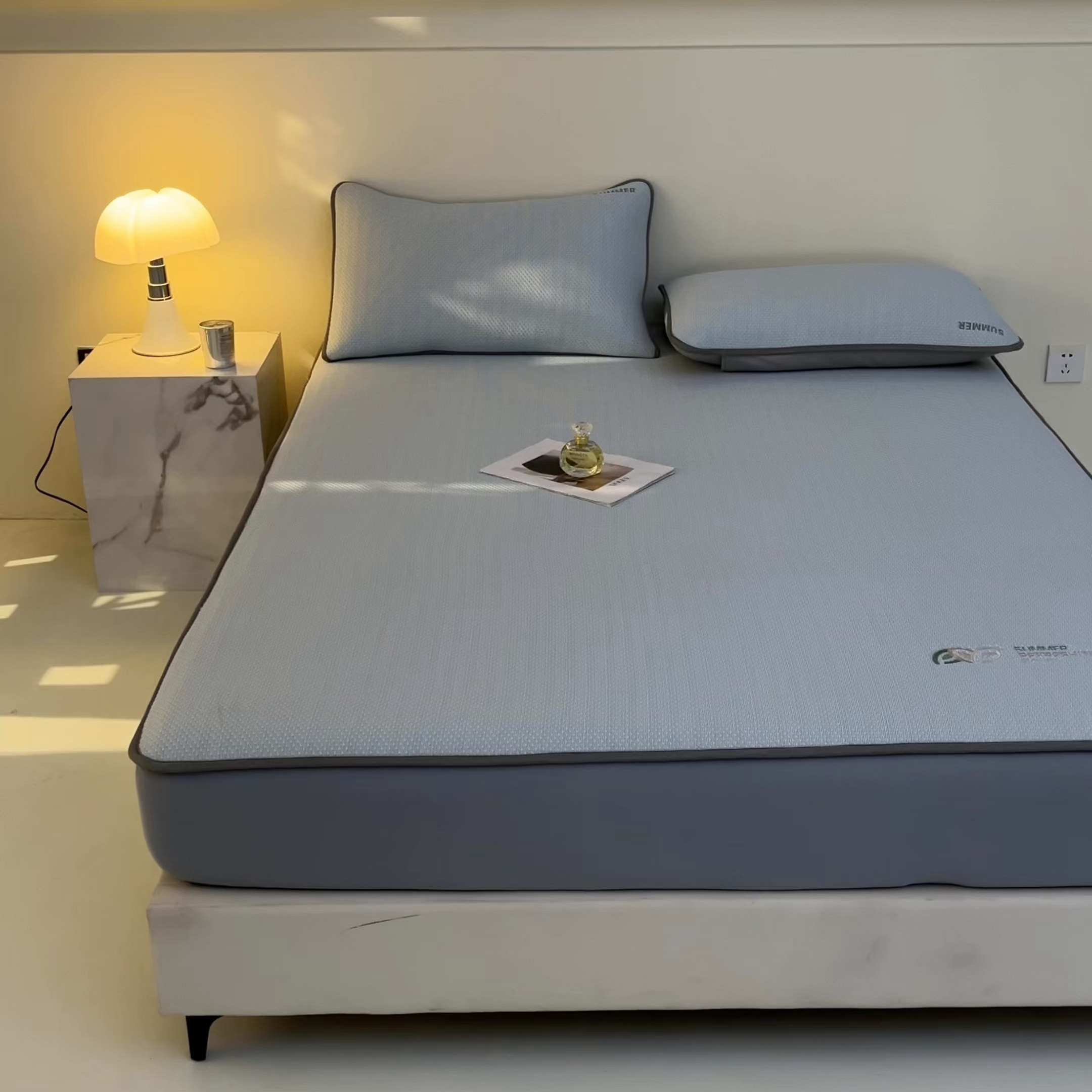 91家纺网 家纺一手货源 找家纺 （总）欧邦 2026新款PE中分子刺绣款冰豆豆床笠夏被套件-序叶系列