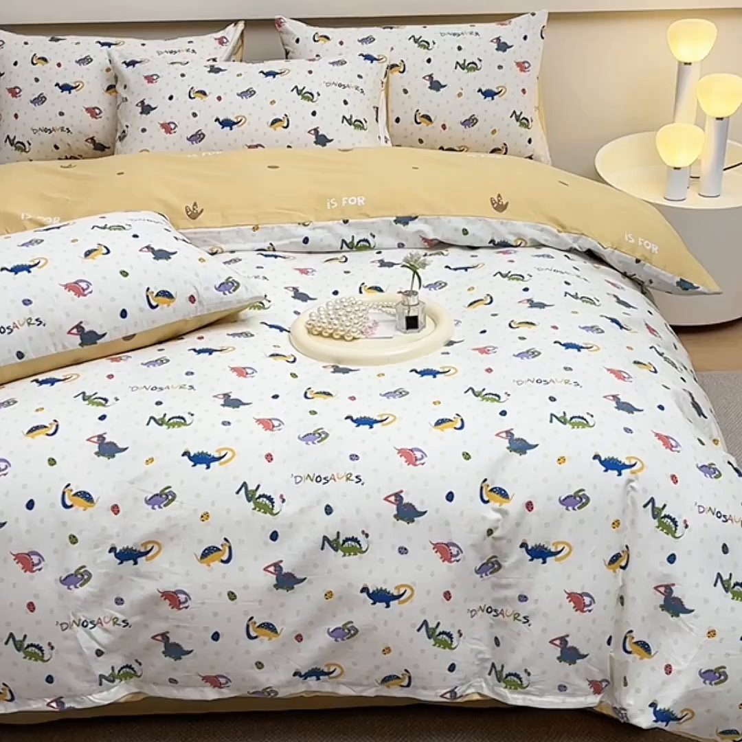 91家纺网 家纺一手货源 找家纺 宇彬家纺 2026直播新款13372A类全棉纯棉印花床单床笠款四件套和单被套喷气清新简约 彩色恐龙