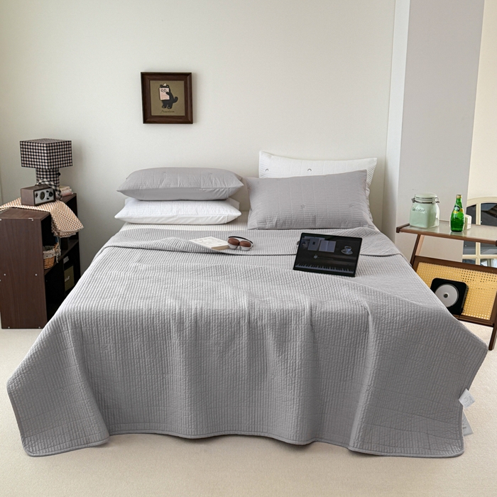 91家纺网 家纺一手货源 找家纺 沐纯家居 2026春夏新款全棉星月刺绣床盖三件套 星月灰