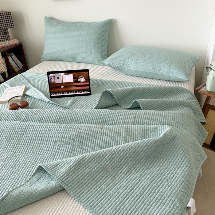 91家纺网 家纺一手货源 找家纺 沐纯家居 2026春夏新款全棉星月刺绣床盖三件套 星月蓝