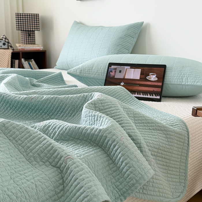 91家纺网 家纺一手货源 找家纺 沐纯家居 2026春夏新款全棉星月刺绣床盖三件套 星月蓝