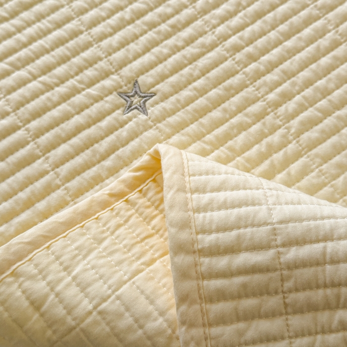 91家纺网 家纺一手货源 找家纺 沐纯家居 2026春夏新款全棉星月刺绣床盖三件套 星月黄