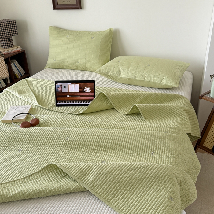 91家纺网 家纺一手货源 找家纺 沐纯家居 2026春夏新款全棉星月刺绣床盖三件套 星月绿