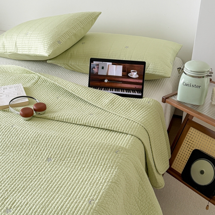 91家纺网 家纺一手货源 找家纺 沐纯家居 2026春夏新款全棉星月刺绣床盖三件套 星月绿