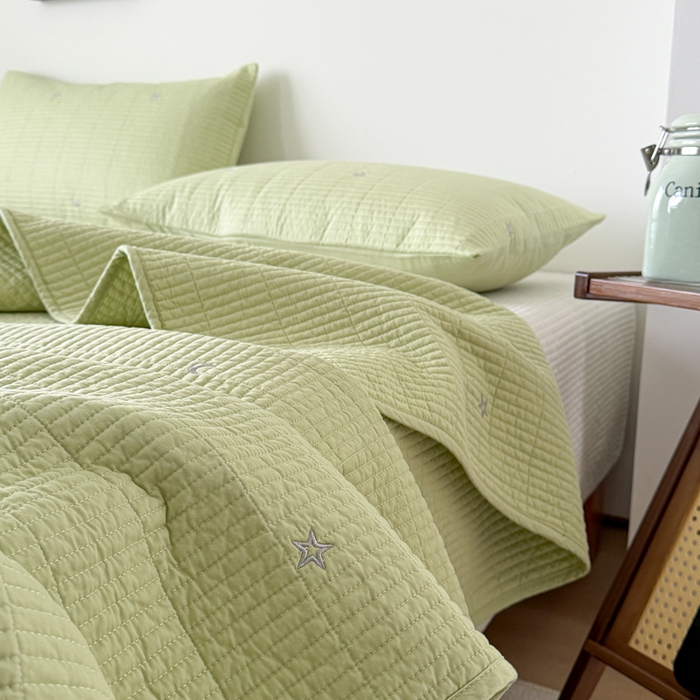 91家纺网 家纺一手货源 找家纺 沐纯家居 2026春夏新款全棉星月刺绣床盖三件套 星月绿