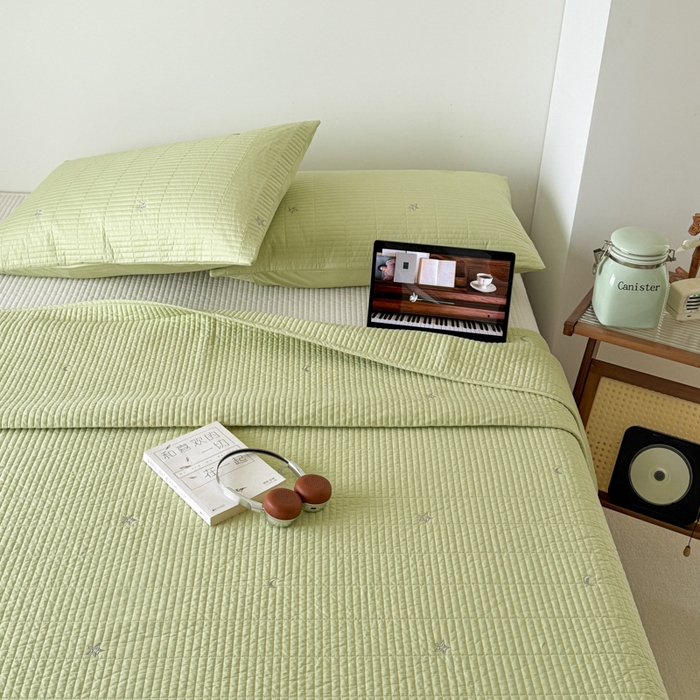 91家纺网 家纺一手货源 找家纺 沐纯家居 2026春夏新款全棉星月刺绣床盖三件套 星月绿