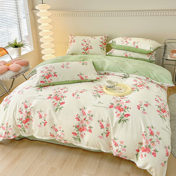 91家纺网 家纺一手货源 找家纺 宇彬家纺 2026直播新款13372A类全棉纯棉印花床单床笠款四件套和单被套喷气清新简约 坠入爱河