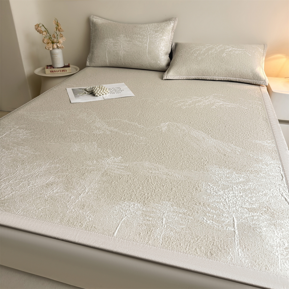 91家纺网 家纺一手货源 找家纺 慕木家纺 2026新品高端复合三明治PE乙纶双面提花610克冰豆豆凉席水墨丹青系列（提供买家秀） 床席款水墨丹青-卡其