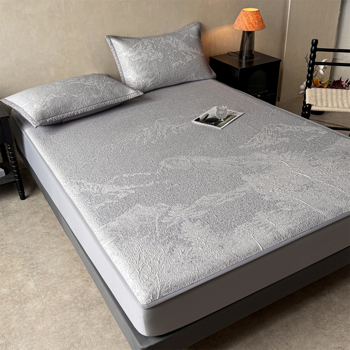 91家纺网 家纺一手货源 找家纺 慕木家纺 2026新品高端复合三明治PE乙纶双面提花610克冰豆豆凉席水墨丹青系列（提供买家秀） 床笠款水墨丹青-灰