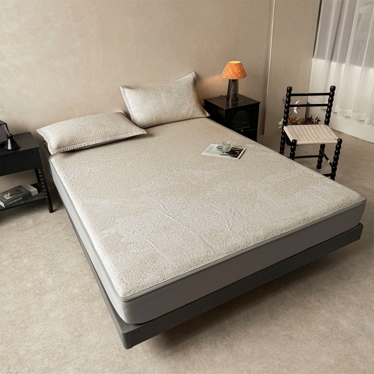 91家纺网 家纺一手货源 找家纺 慕木家纺 2026新品高端复合三明治PE乙纶双面提花610克冰豆豆凉席水墨丹青系列（提供买家秀） 床笠款水墨丹青-卡其