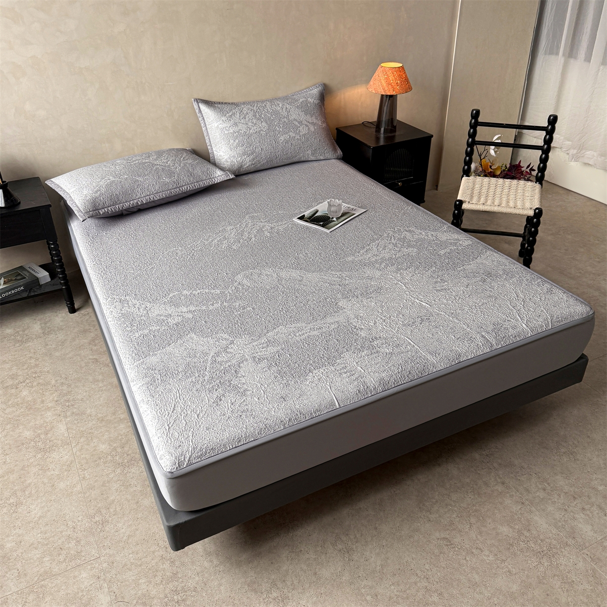 91家纺网 家纺一手货源 找家纺 慕木家纺 2026新品高端复合三明治PE乙纶双面提花610克冰豆豆凉席水墨丹青系列（提供买家秀） 床笠款水墨丹青-灰