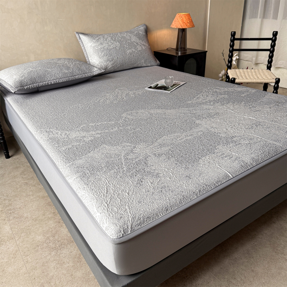 91家纺网 家纺一手货源 找家纺 慕木家纺 2026新品高端复合三明治PE乙纶双面提花610克冰豆豆凉席水墨丹青系列（提供买家秀） 床笠款水墨丹青-灰