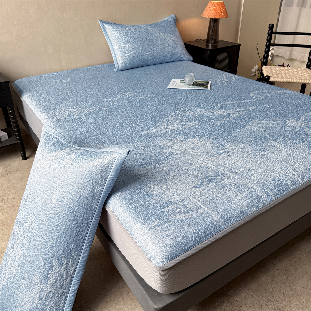 91家纺网 家纺一手货源 找家纺 慕木家纺 2026新品高端复合三明治PE乙纶双面提花610克冰豆豆凉席水墨丹青系列（提供买家秀） 床笠款水墨丹青-蓝